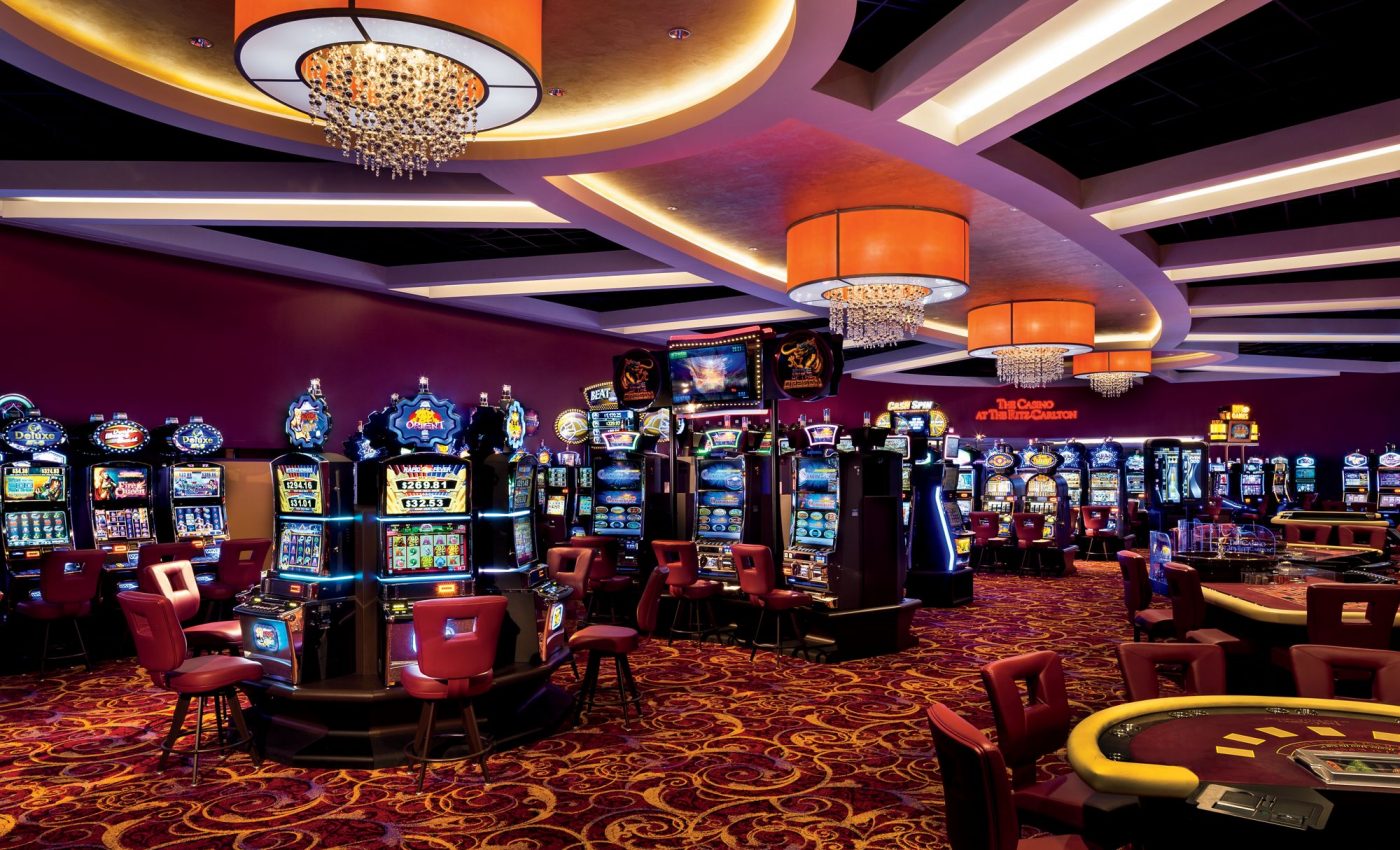 Ligajp Online Gambling vs. Land-Based Casinos: Which is Better?